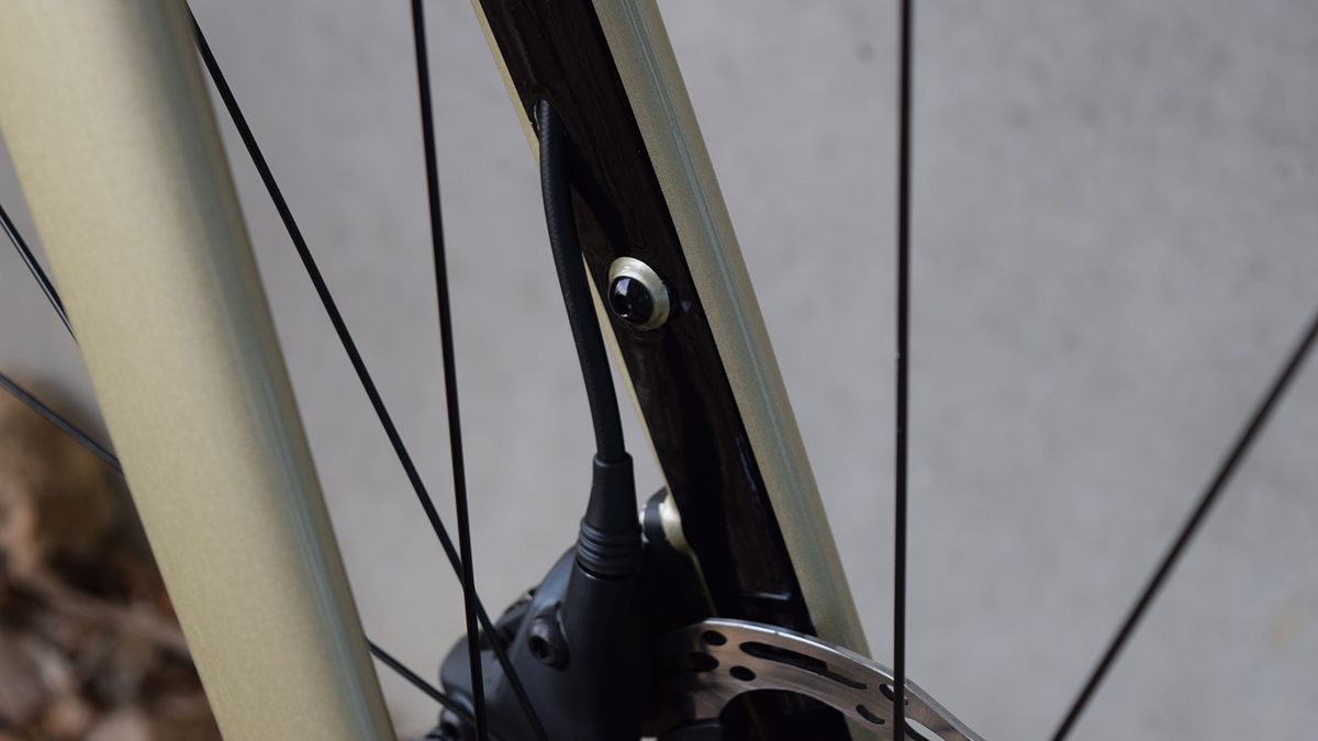 A closer look at the integrated cabling on the fork