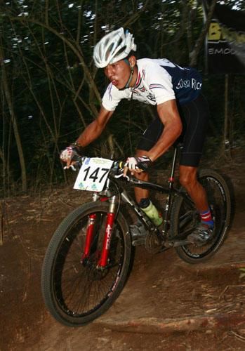 Andrey Fonseca (Costa Rica) rode to a third place finish in the junior men's cross country.
