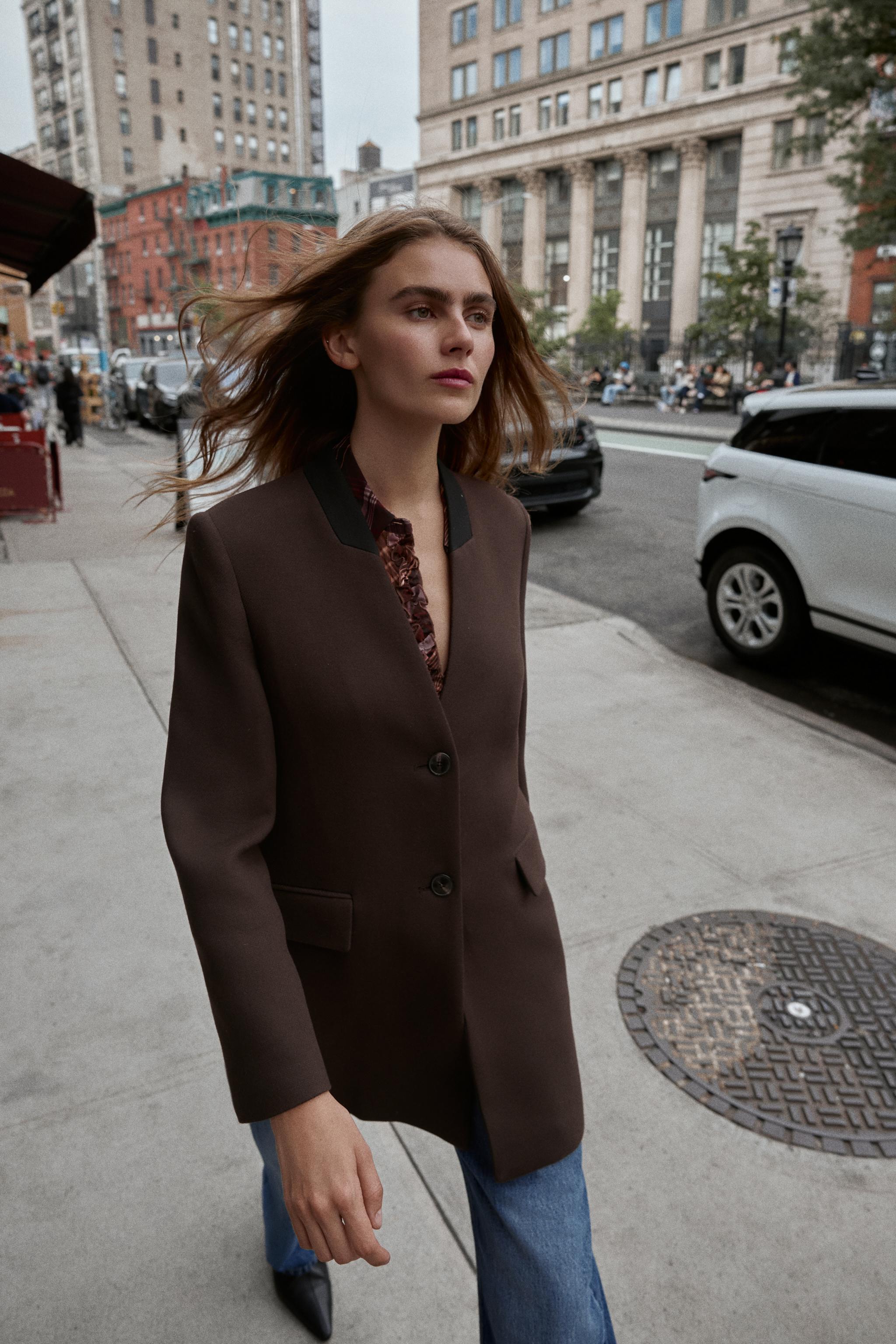Shoulder Pad Sleeveless Coat