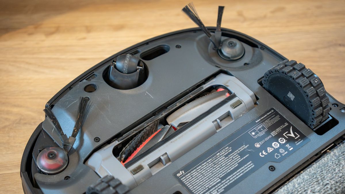 Eufy Omni S2 robot vacuum brushes