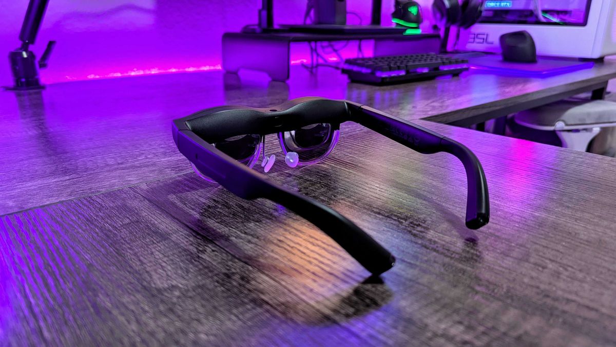 Image of the ASUS AirVision M1 AR glasses.