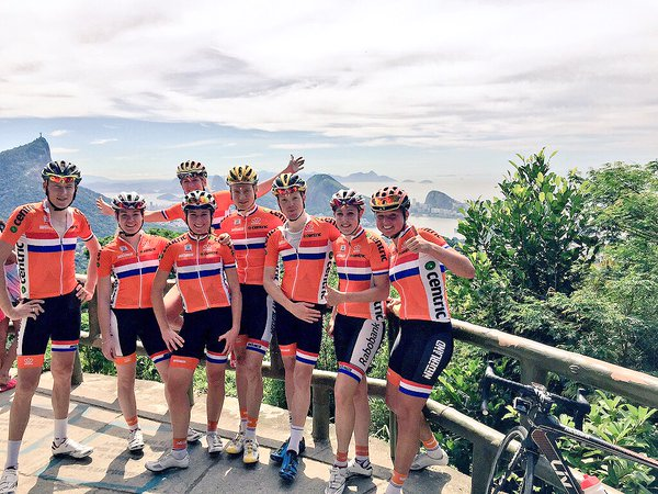 The Dutch team do some sightseeing
