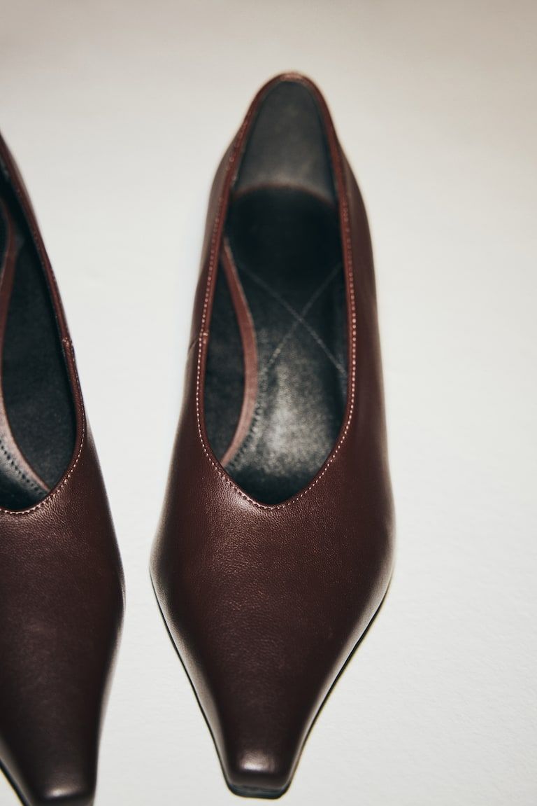 Pointed Court Shoes