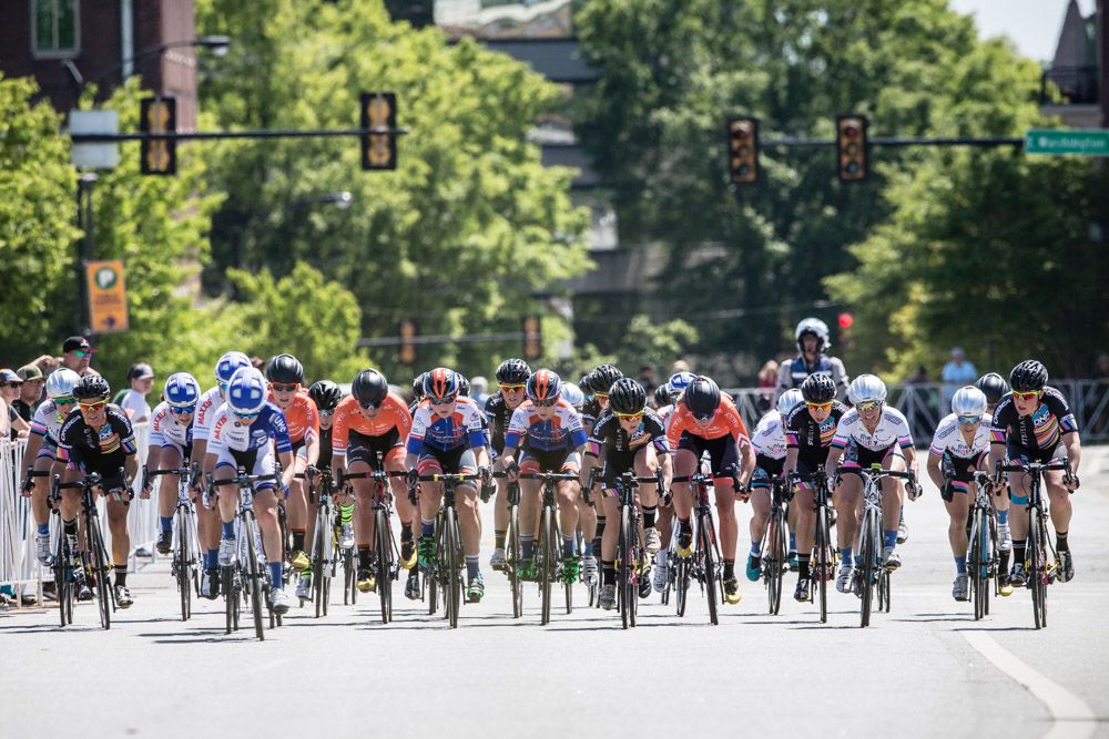 The women bunch up on the backside of the course