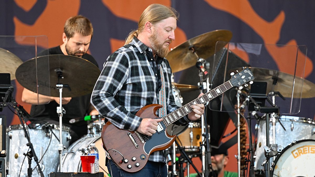 Derek Trucks performing live