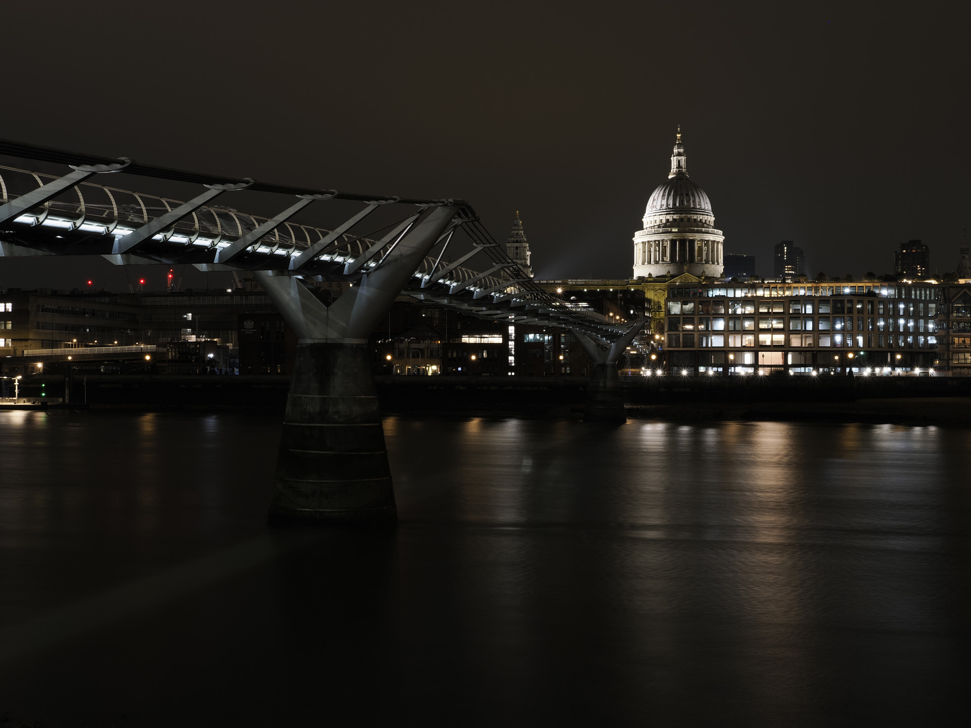 OM System OM-3 sample photos: St Pauls cathedral over the river Thames at night