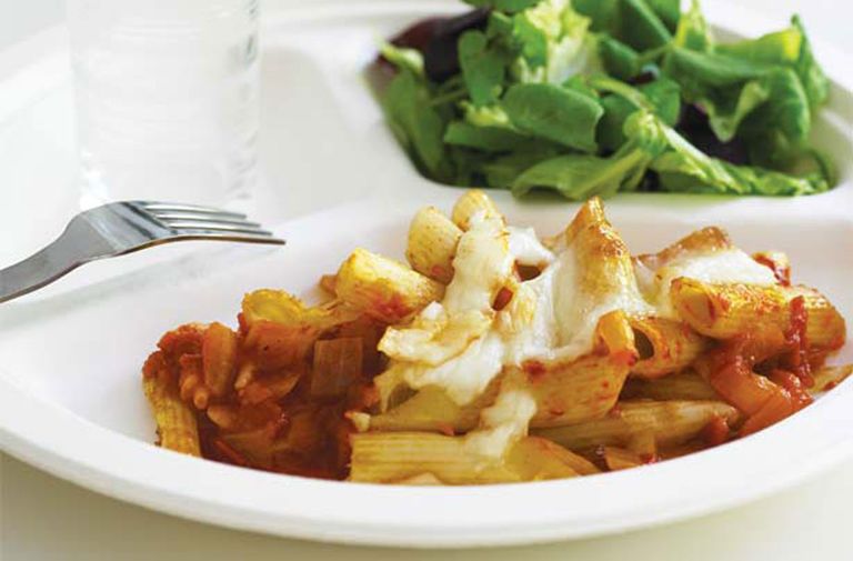 Tomato and mozzarella pasta bake | Italian Recipes | GoodtoKnow