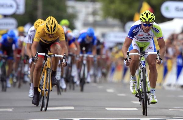Peter Sagan (Liquigas-Cannondale) pips Fabian Cancellara (RadioShack-Nissan) to the line.