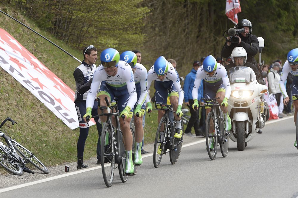 Orica-GeeenEdge on their way to second place.