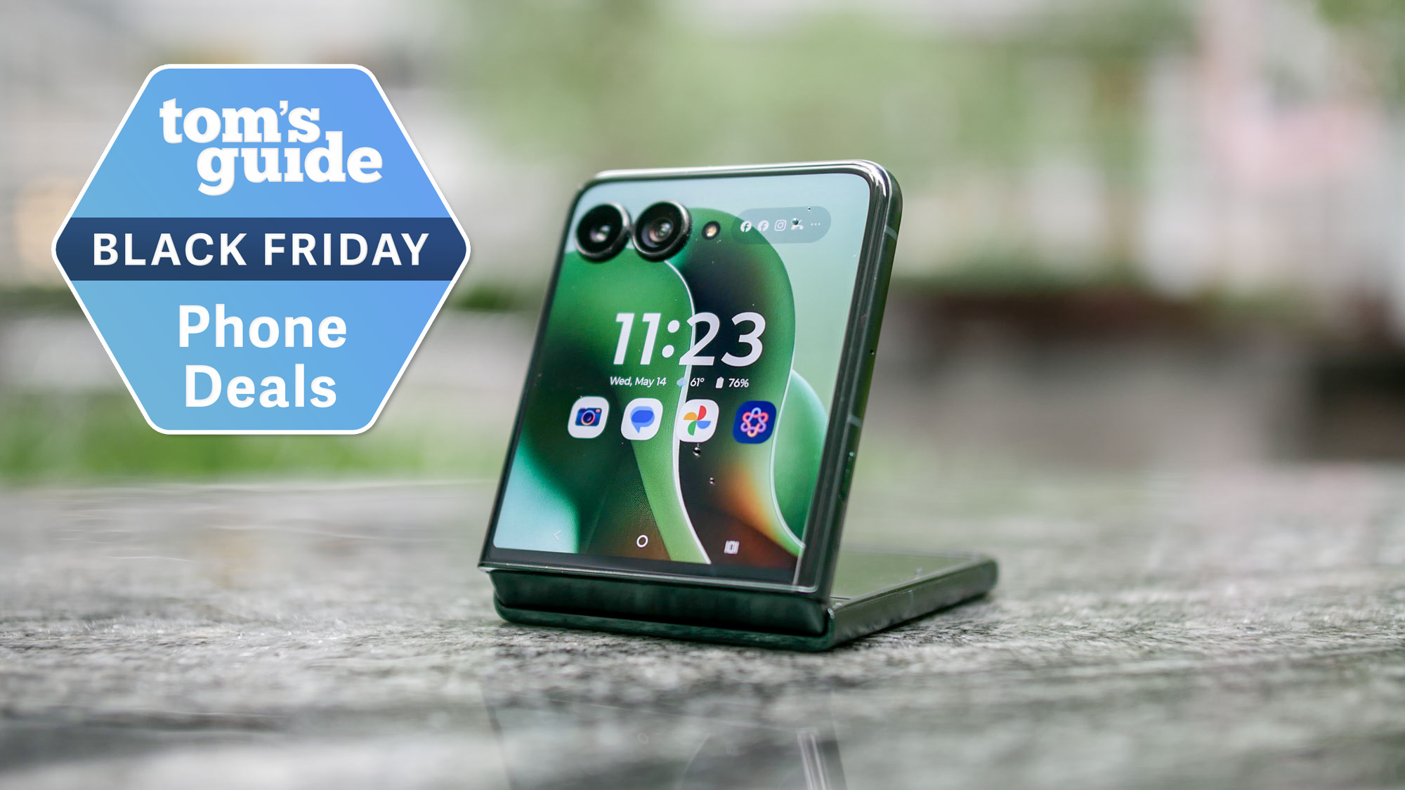 Motorola Razr Ultra 2025 with Black Friday badge nearby.