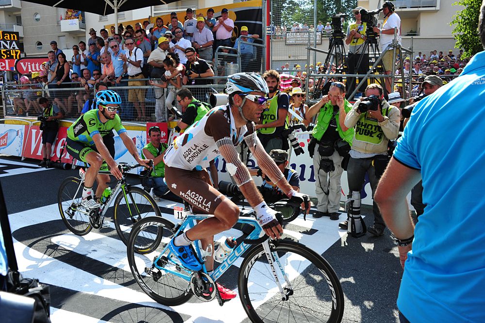 Jean-Christophe Peraud (AG2R) suffered a terrible crash on stage 13