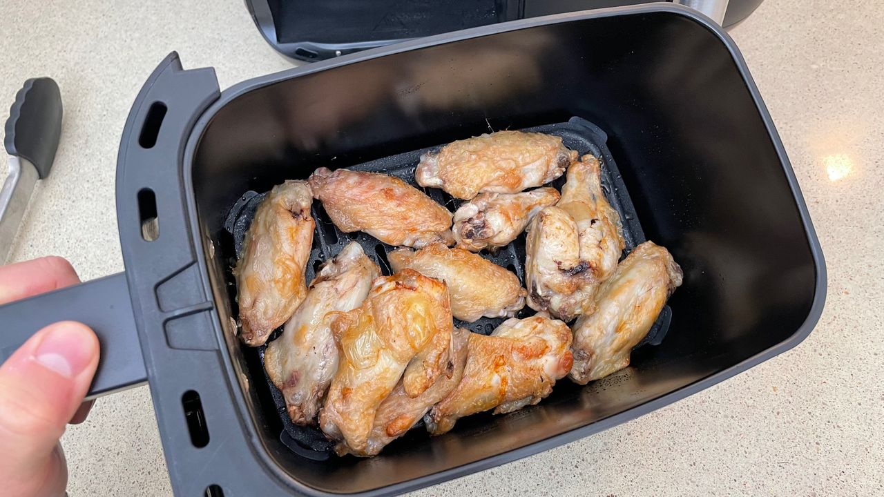 Cooked chicken wings in the Ultenic K20 were a triumph