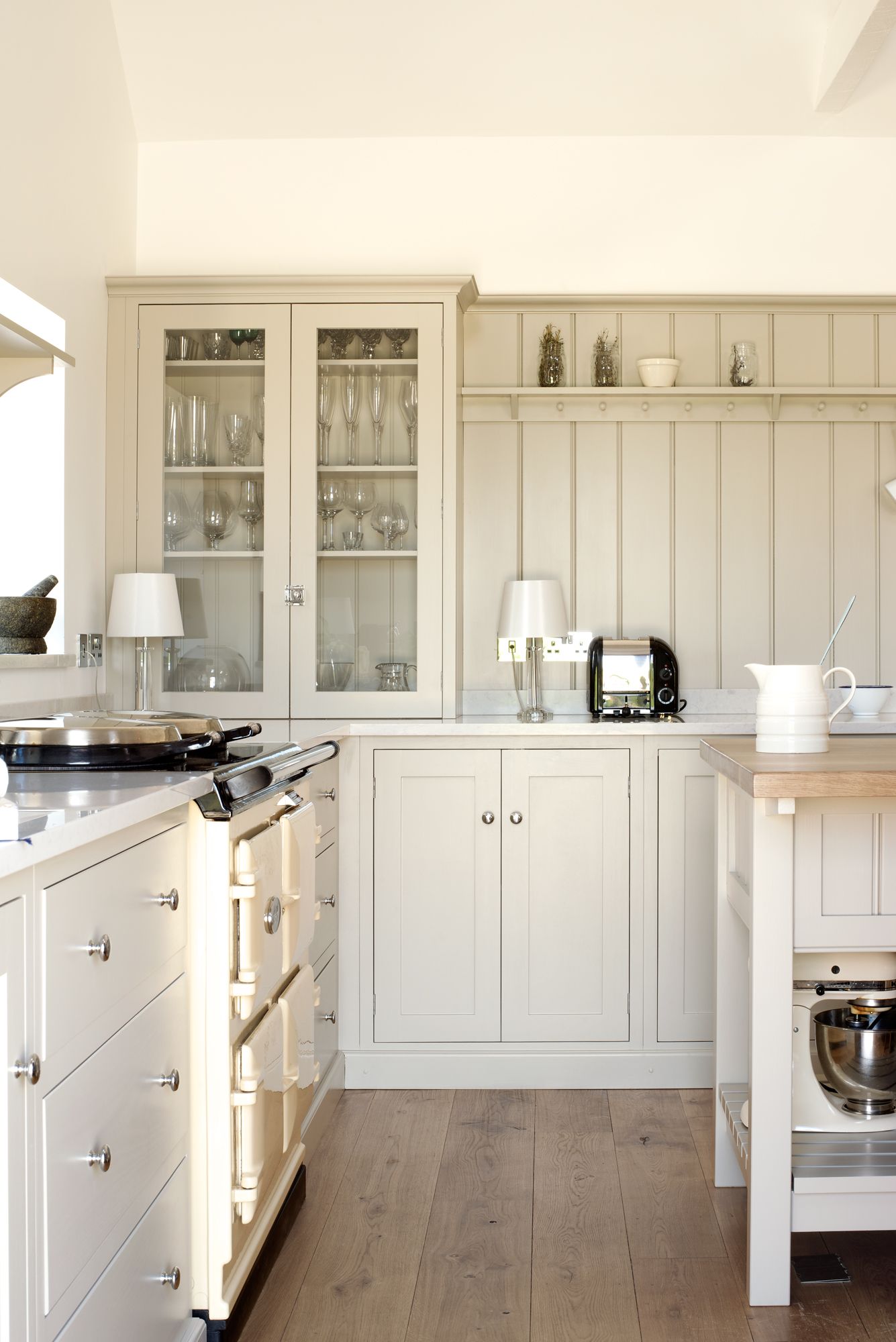 Neutral kitchens: Back to beige in the kitchen