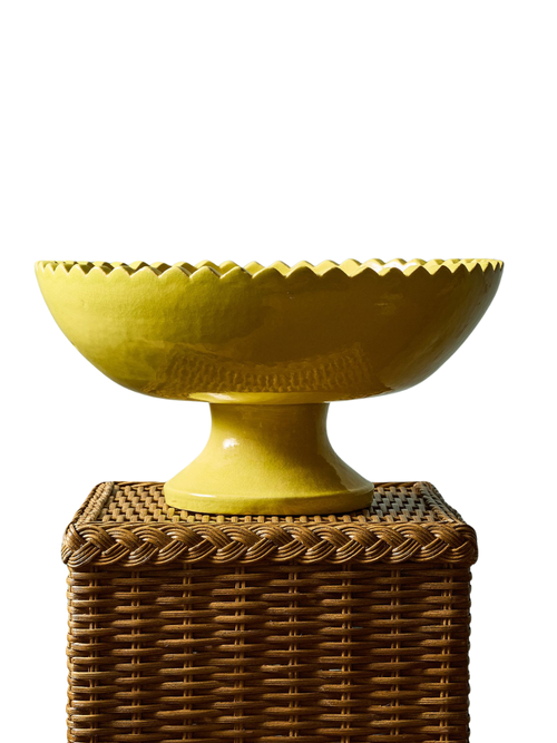 Decorative Scallop Trimmed Pedestal Bow