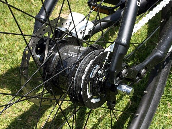 The high-end spec includes a Shimano Alfine 8-speed internally geared rear hub.