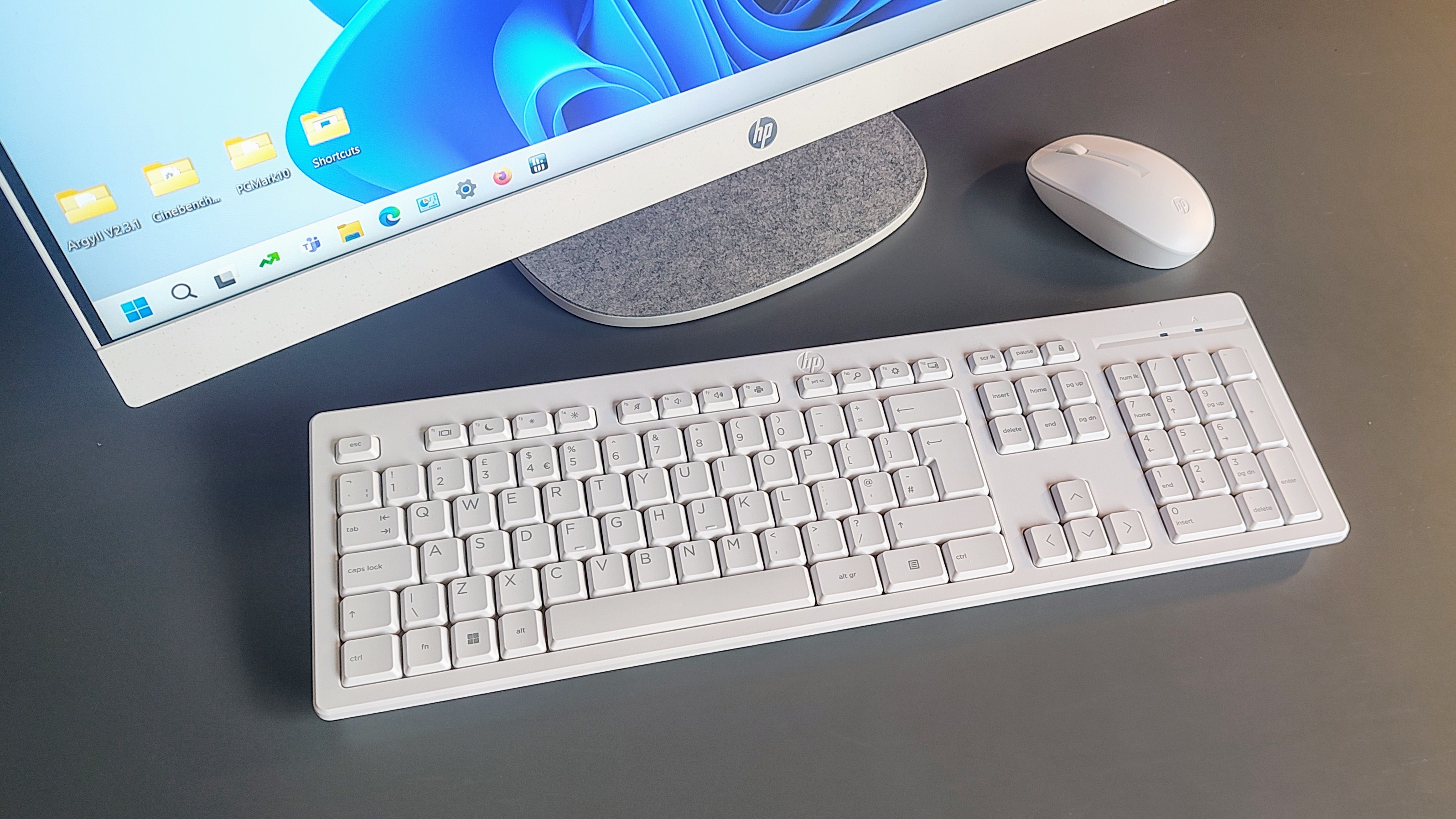 The HP All-in-one 27's keyboard and mouse