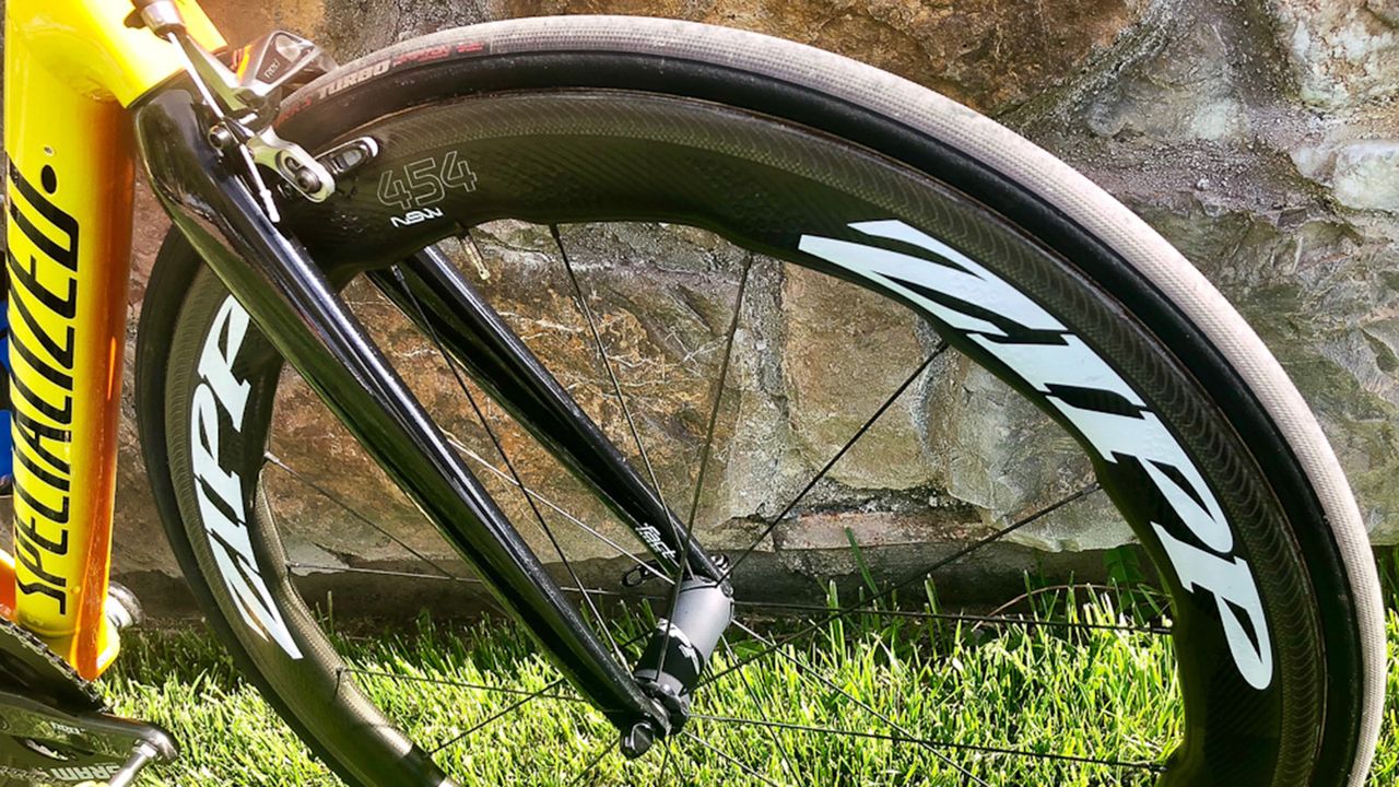 The team run Zipp 454 NSW wheels with biomimicry technology