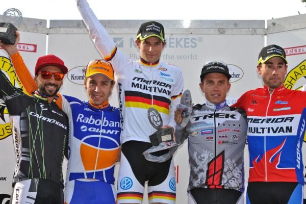 Elite men's podium: Manuel Fumic, Emil Lindgren, Mortiz Milatz, Jukka Vastaranta, Rudi Van Houts