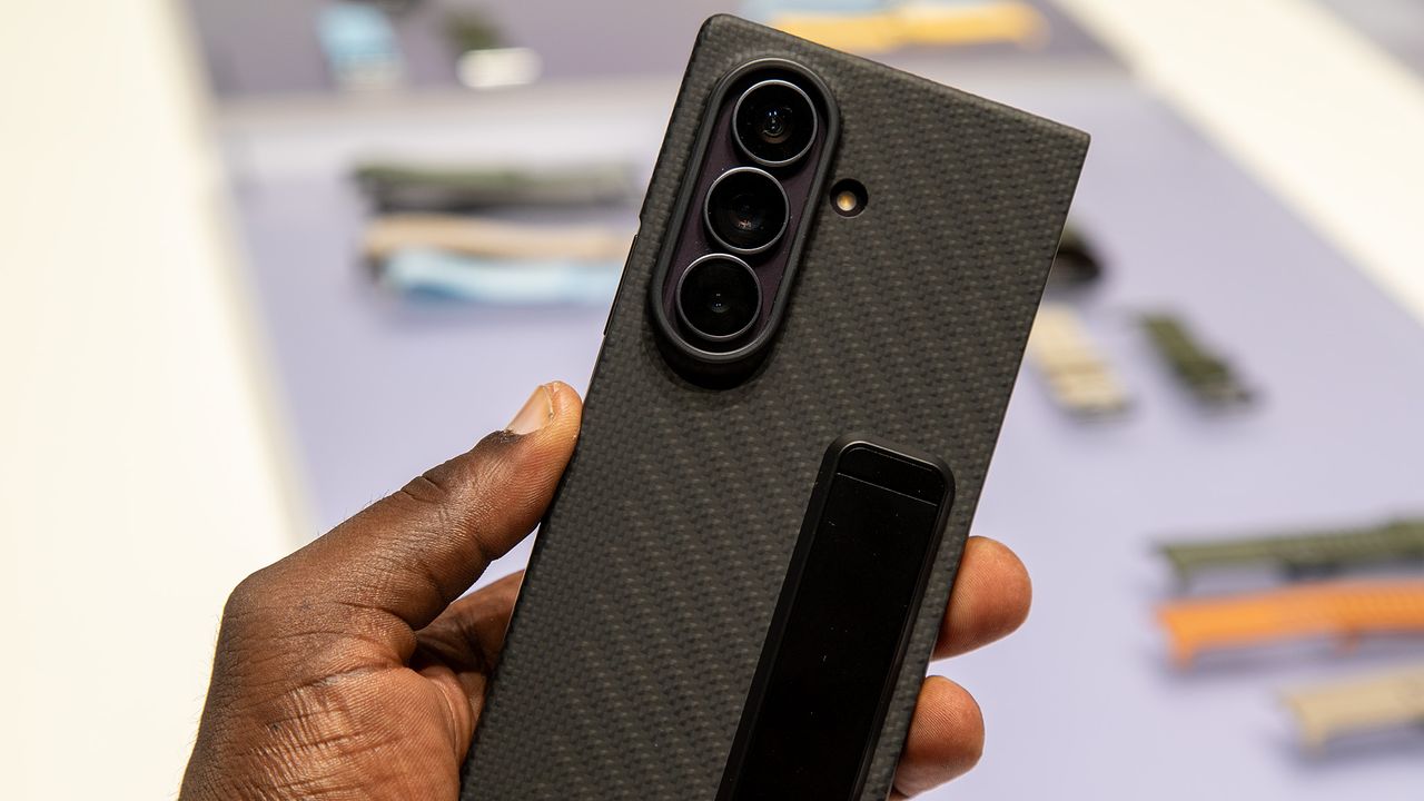 Can you use Samsung Galaxy Z Fold 7 cases on the Galaxy Z Fold 8 Ultra?