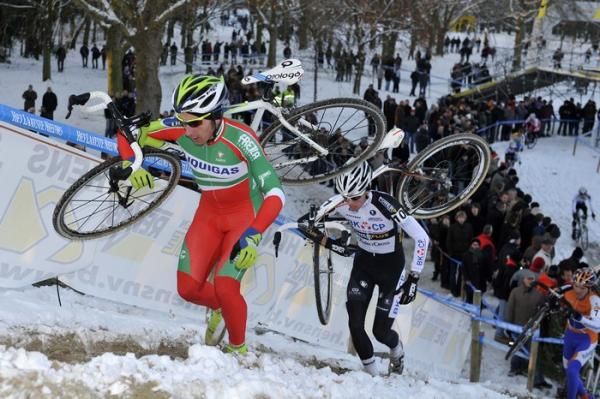 Italian champion Enrico Franzoi (Liquigas) and Dieter Vanthourenhout (BKCP - Powerplus)
