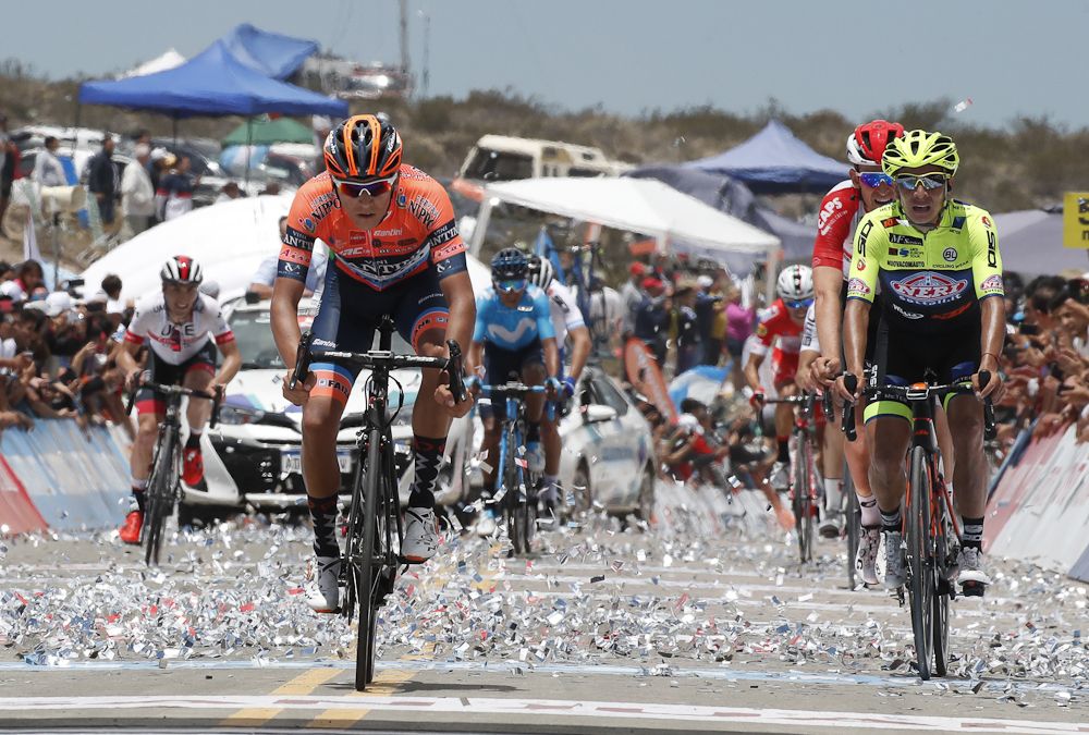Alejandro Osorio (Nippo Vini Fantini) and Dayer Quintana (Neri Sottoli-Selle Italia-KTM)
