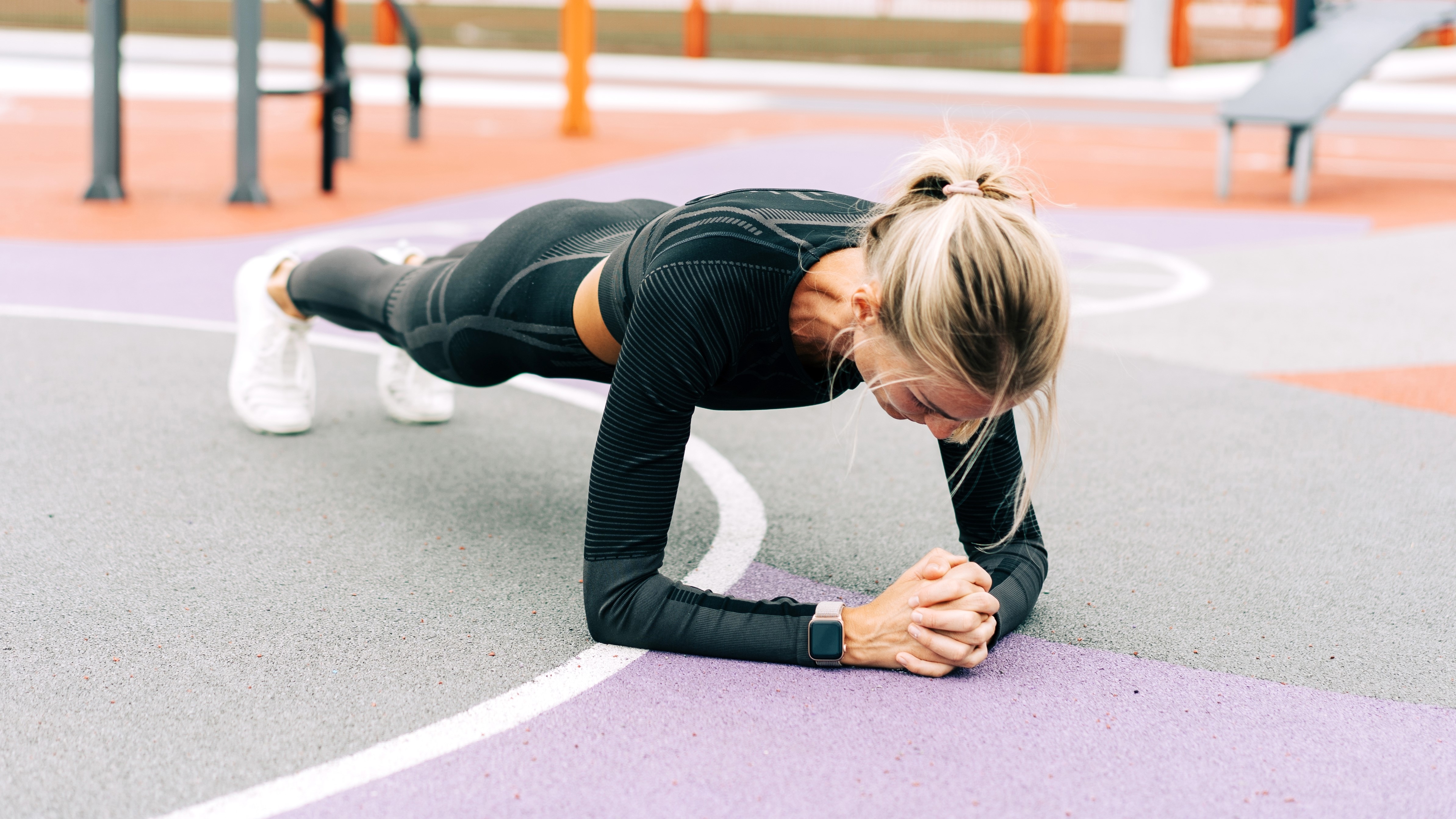 I did a plank every day for a month and here's what happened to my running