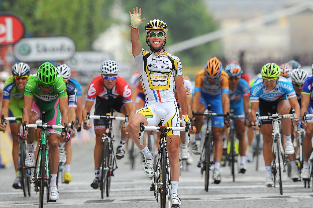 Cycling: 97th Tour de France 2010 / Stage 20
Arrival / CAVENDISH Mark (GBR) Celebration Joie Vreugde / PETACCHI Alessandro (ITA)/ DEAN Julian (NZL)/ HUSHOVD Thor (NOR)/
Longjumeau - Paris Champs-Elysees (102,5 Km)/
Ronde van Frankrijk / TDF / Rit Etape / (c)Tim De Waele