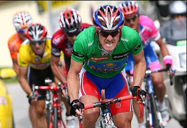 Leipheimer grits his teeth to get a few more seconds out of his competitors.