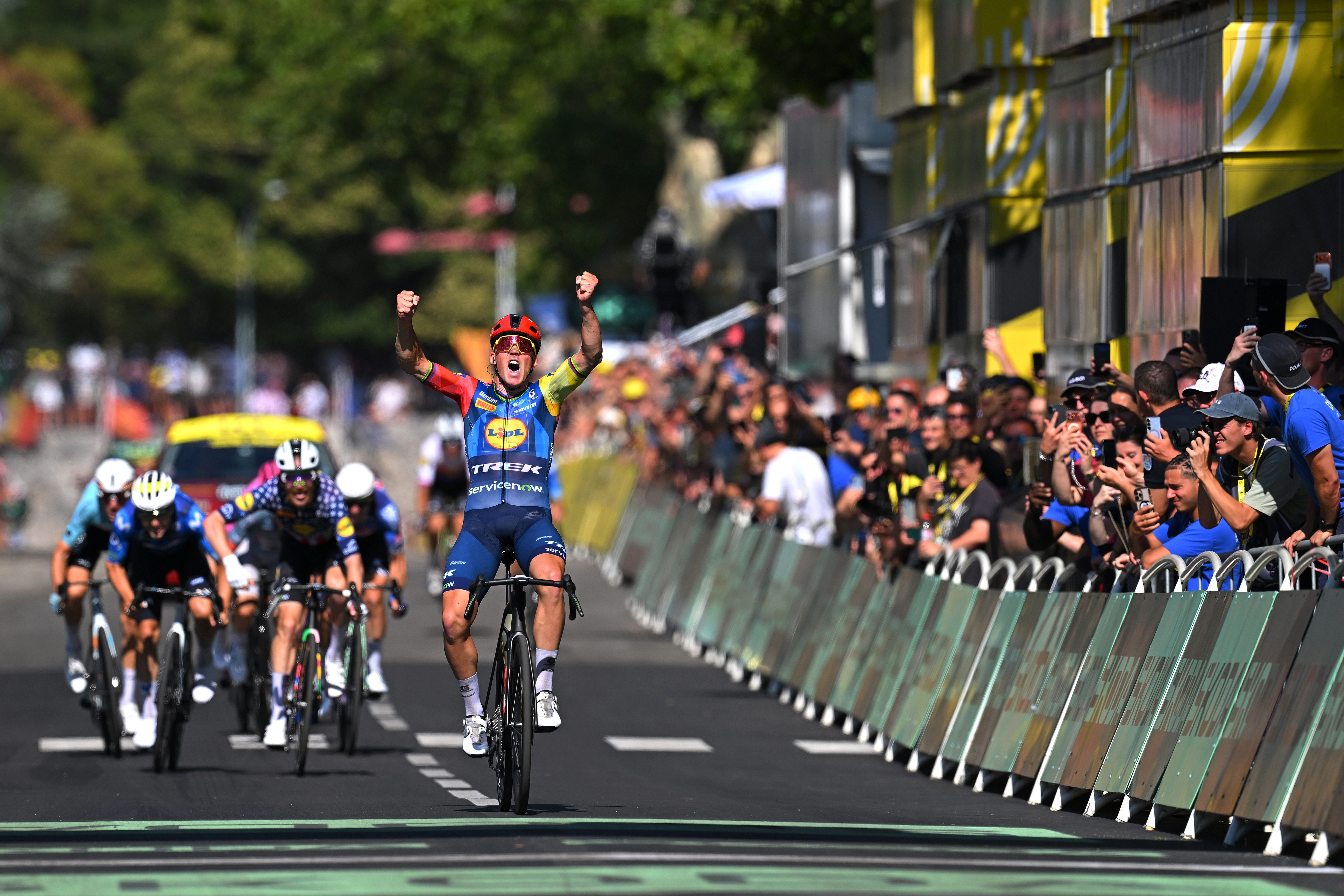 Mads Pedersen wins stage four of the 2026 Tour de France