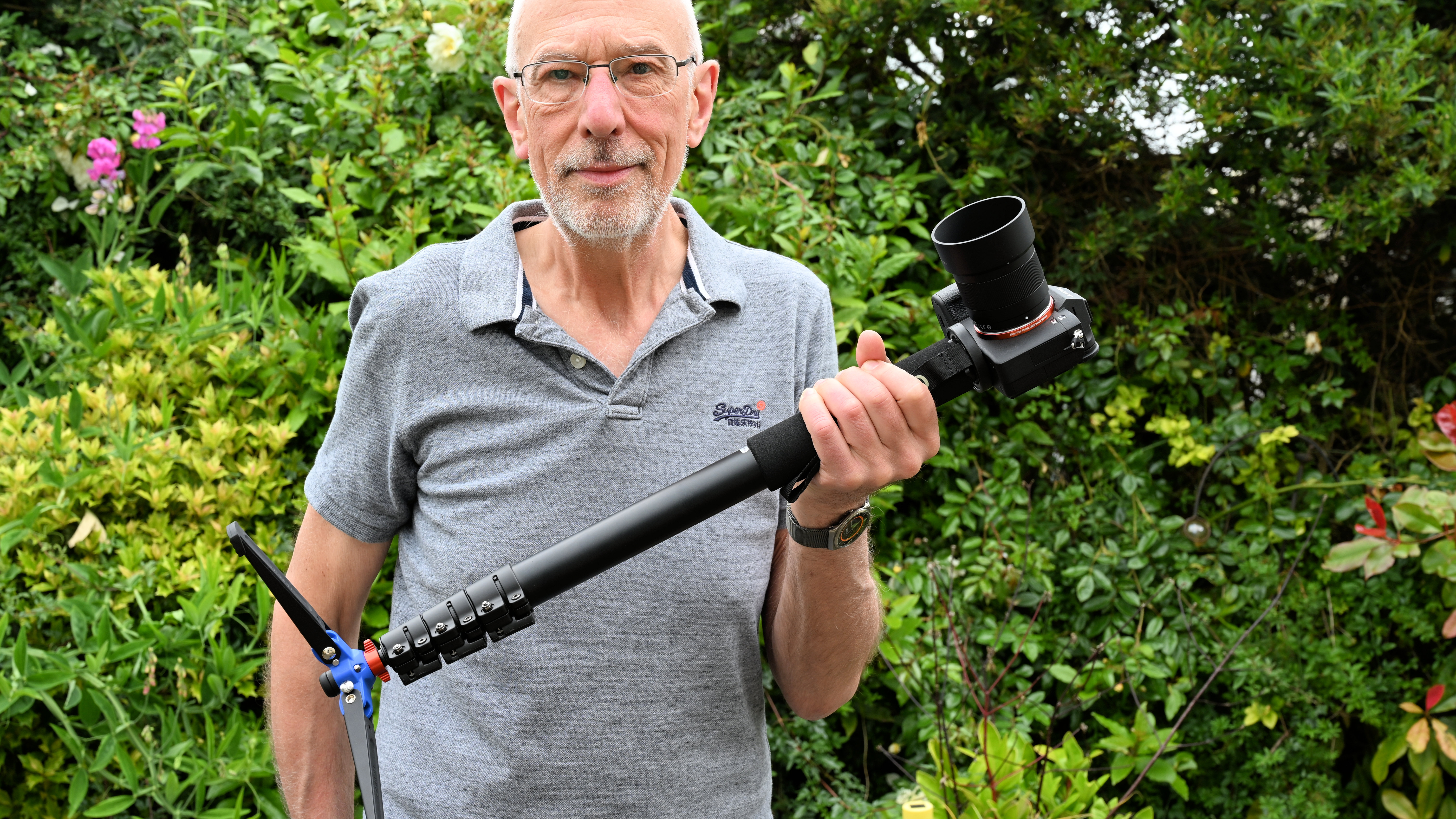 Benro A48FD Series 4 Aluminum Monopod with 3-Leg Locking Base