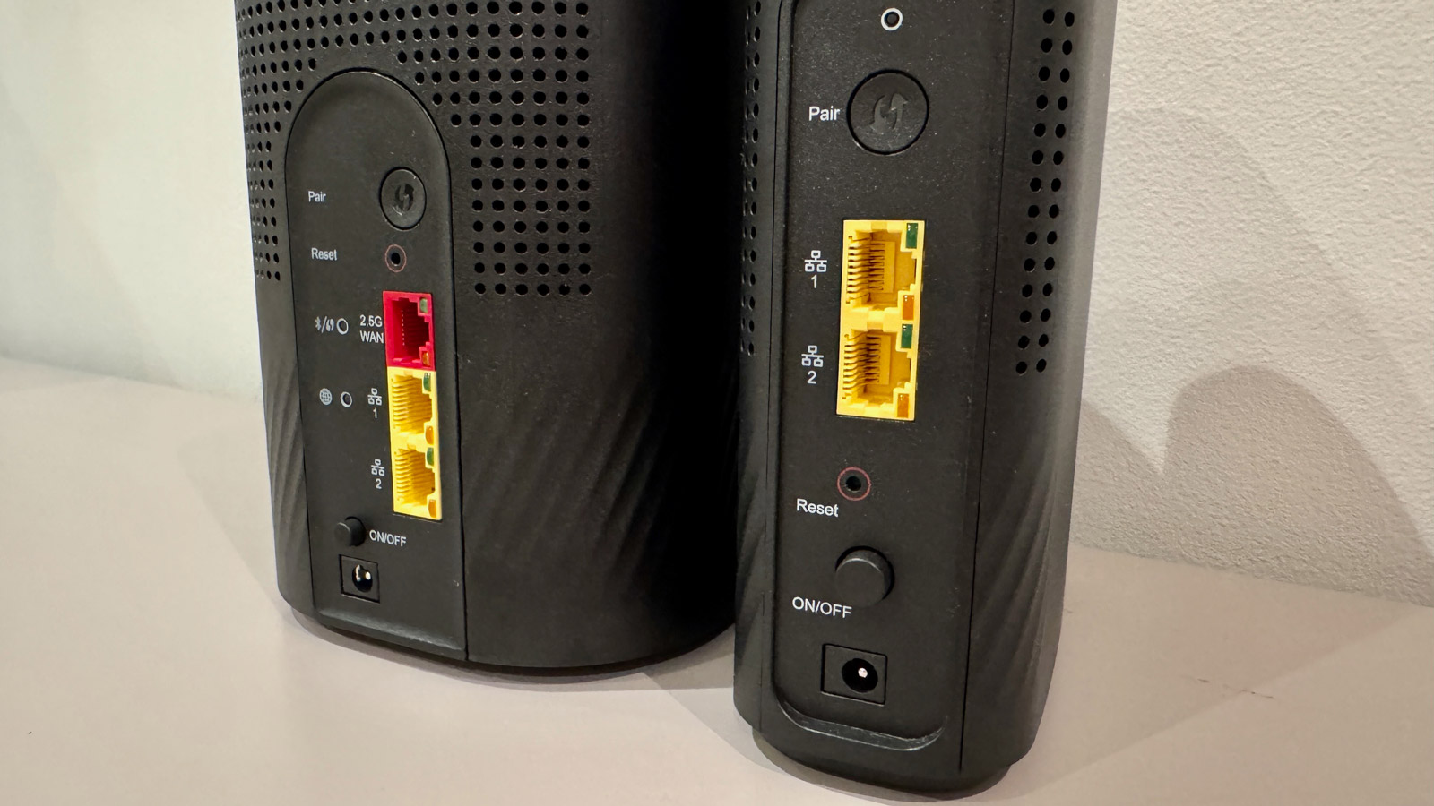 Vodafone 5G Super Wi-Fi modem and mesh node