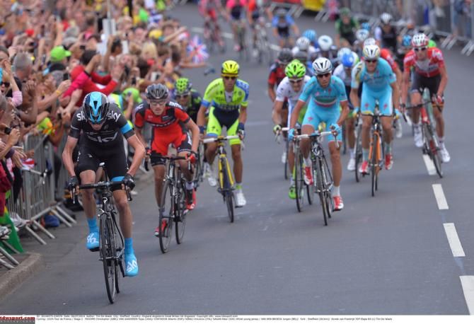 Chris Froome has a little dig