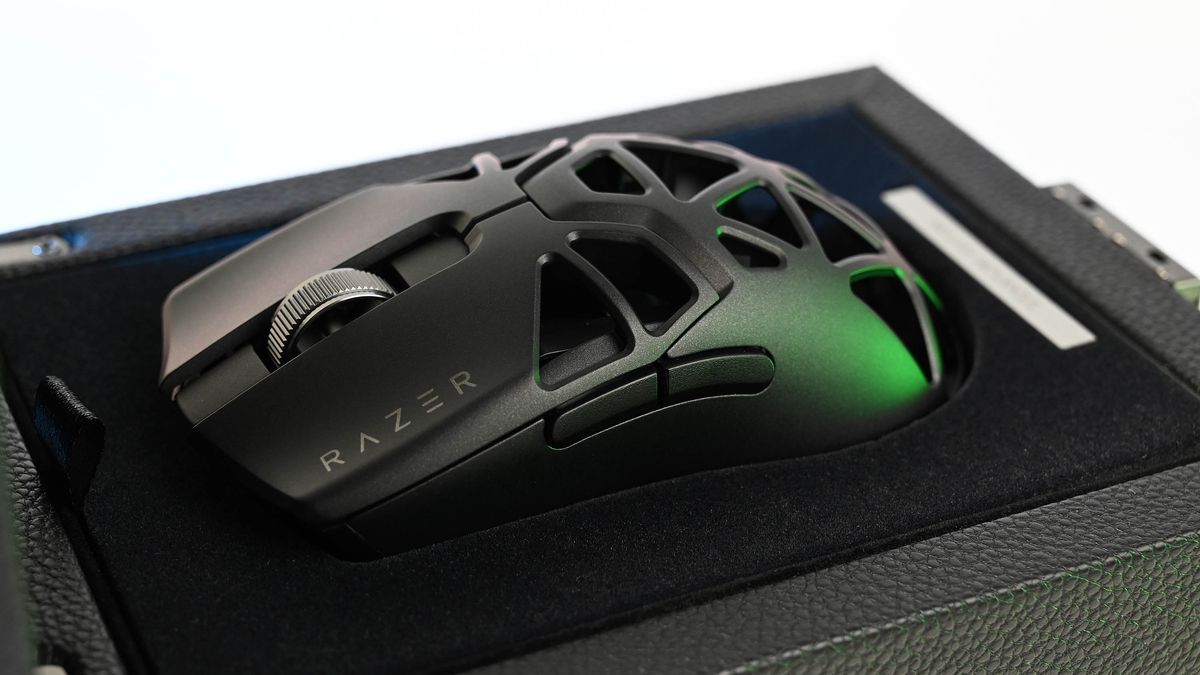 Razer's Viper Mini Signature Edition is a batsh*t crazy $279 mouse 