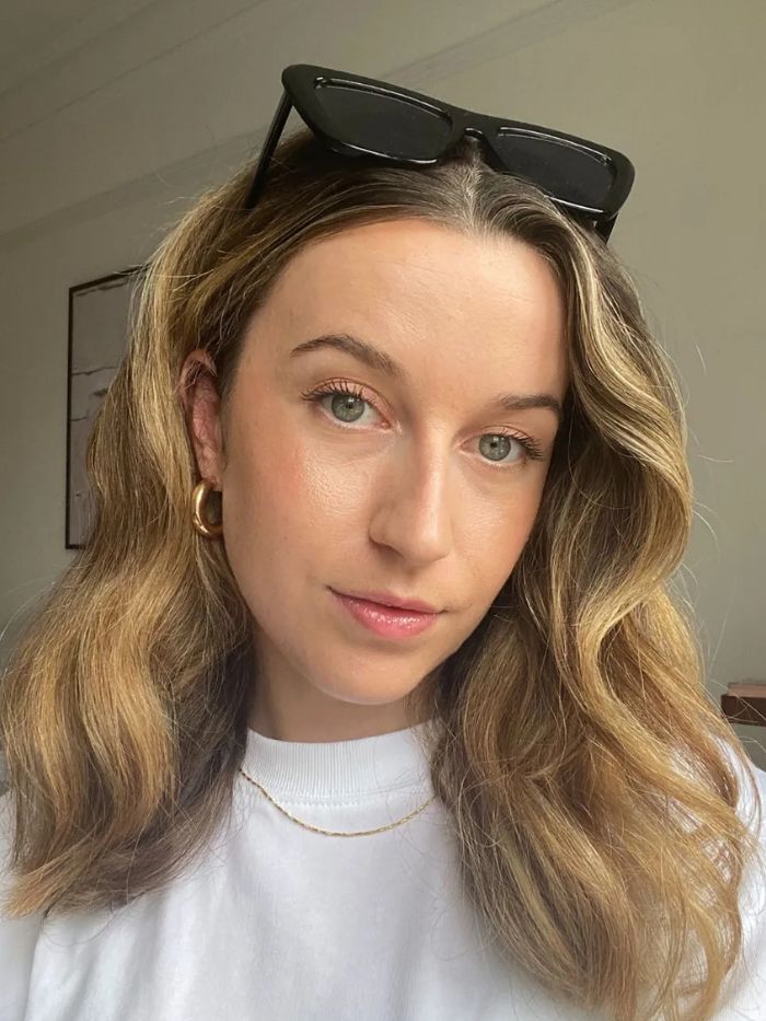 Junior beauty editor Grace Lindsay testing the Charlotte Tilbury liquid blusher