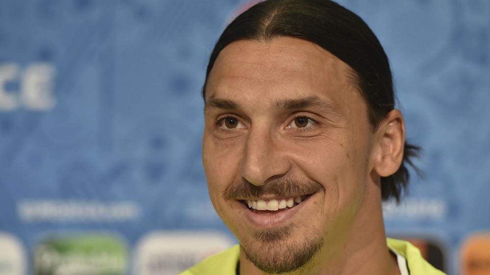 WATCH: Zlatan open his Man Utd account with acrobatic goal | FourFourTwo