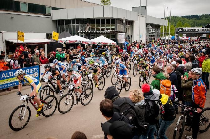 The start of the elite women's race