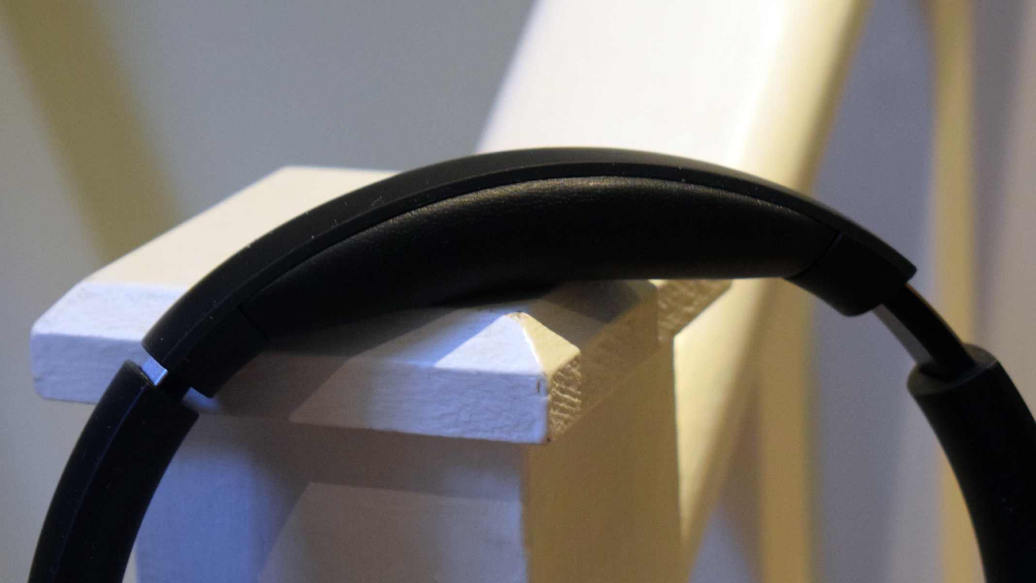 The Soundpeats Cove Pro's headband.