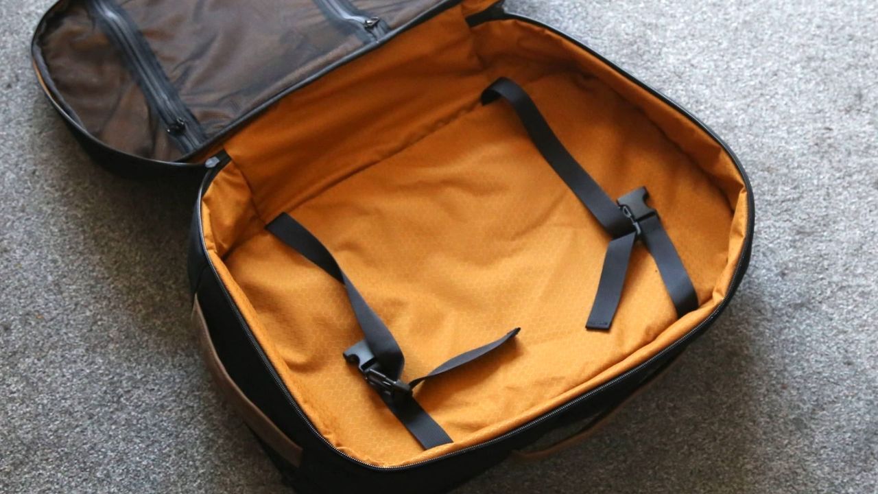 Waterfield Air Travel Backpack review Waterfield Air Travel Backpack review