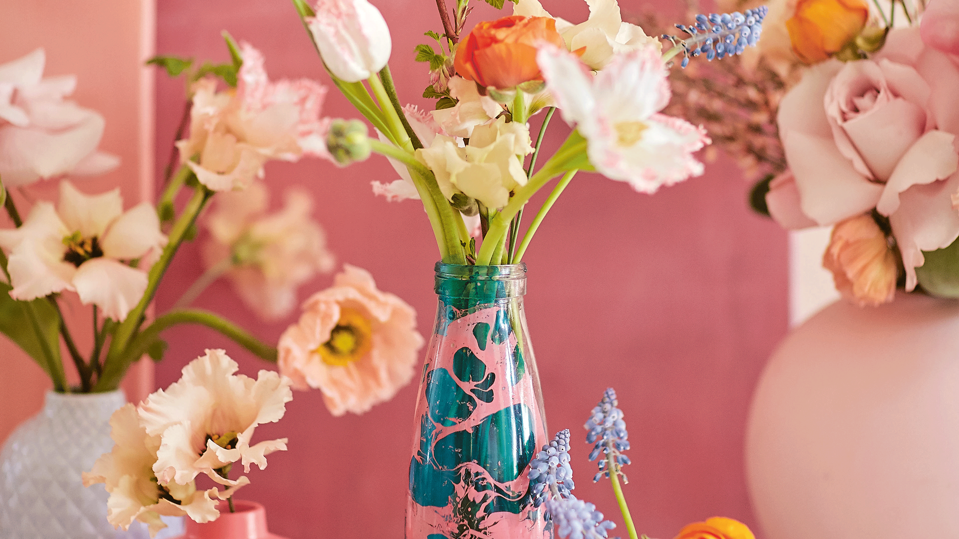 Marbled vase with posy