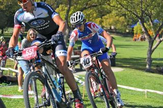 Men's short track winner Russell Finsterwald (Subaru-Trek) with Brendon Davids (Sho-Air Specialized) chasing