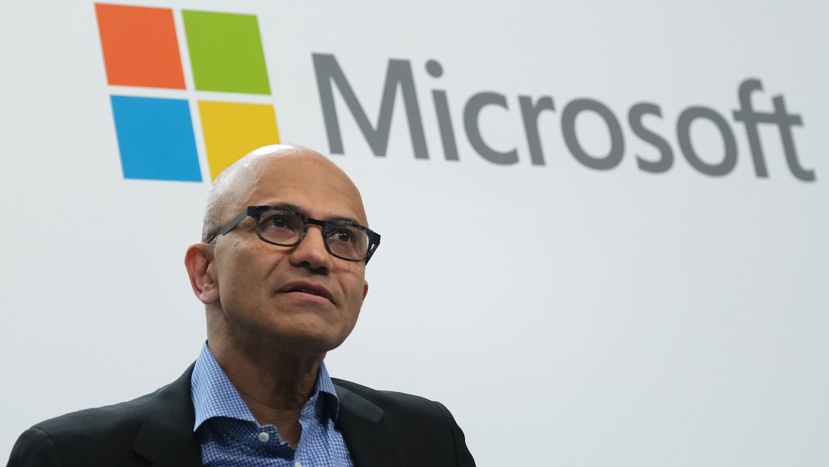 Activision बर्फ़ीला तूफ़ान अधिग्रहण की घोषणा के एक साल बाद, Microsoft 10,000 कर्मचारियों की छंटनी कर रहा है