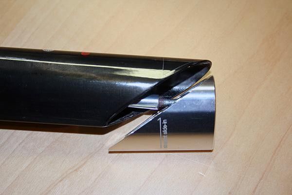 An internal wedge fixes the Streampost 73.5 within the seat tube.