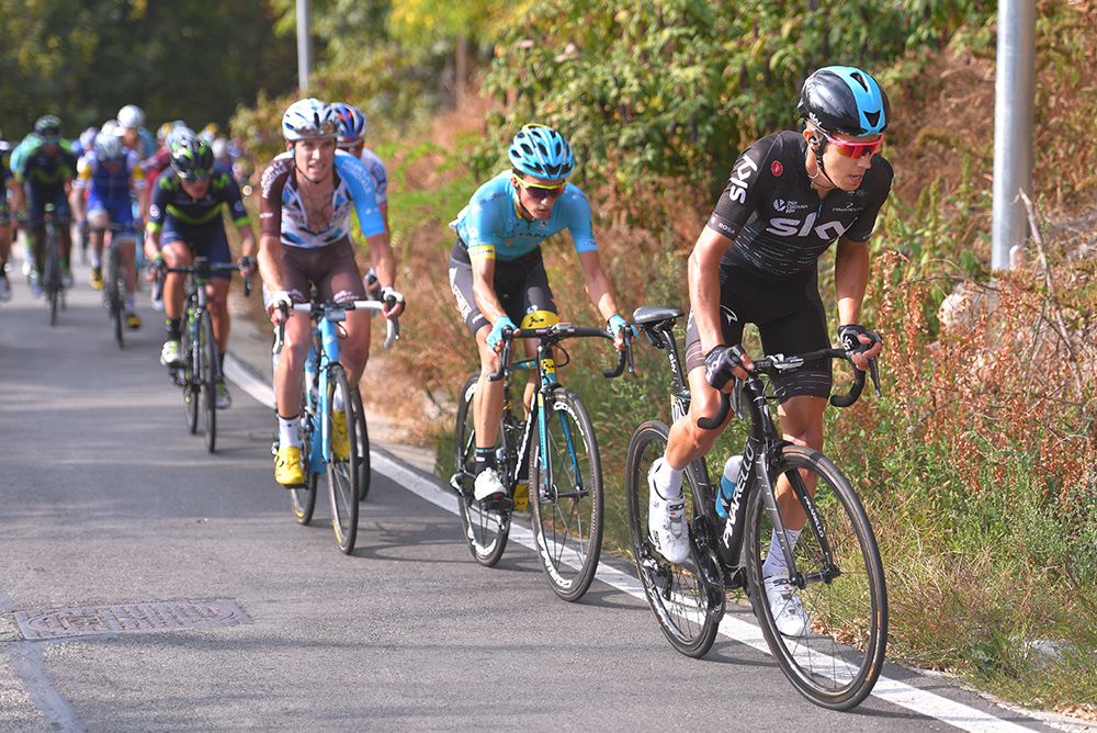 Diego Rosa (Team Sky) stretches out the leaders