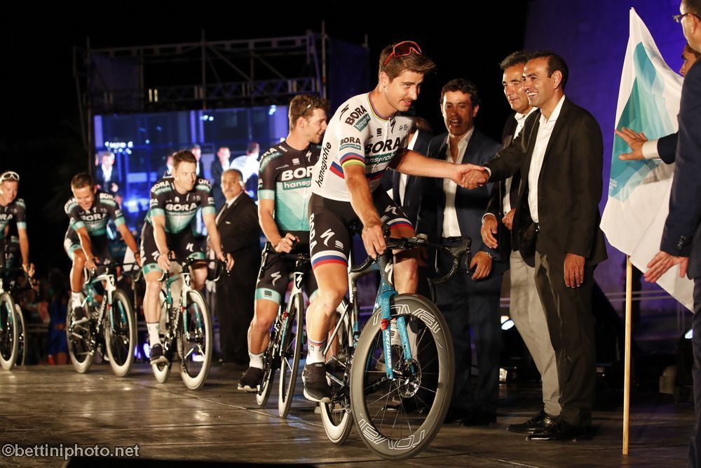 Peter Sagan says hello to the local politicians