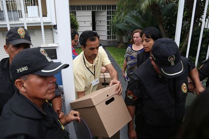 Police in Panama raid the Mossack Fonseca law firm
