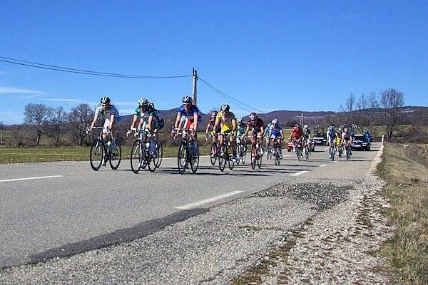 The break of the day contained 17 riders until Stef Clement (Bouygues Telecom) fell back. He would eventually abandon the race.