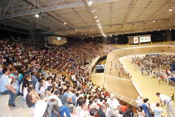Big crowds turned out for the fourth session of the third World Cup round in Cali, Colombia