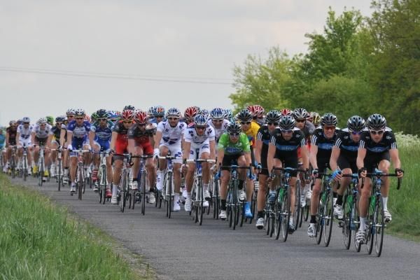 Sky keep control of the peloton on the final stage