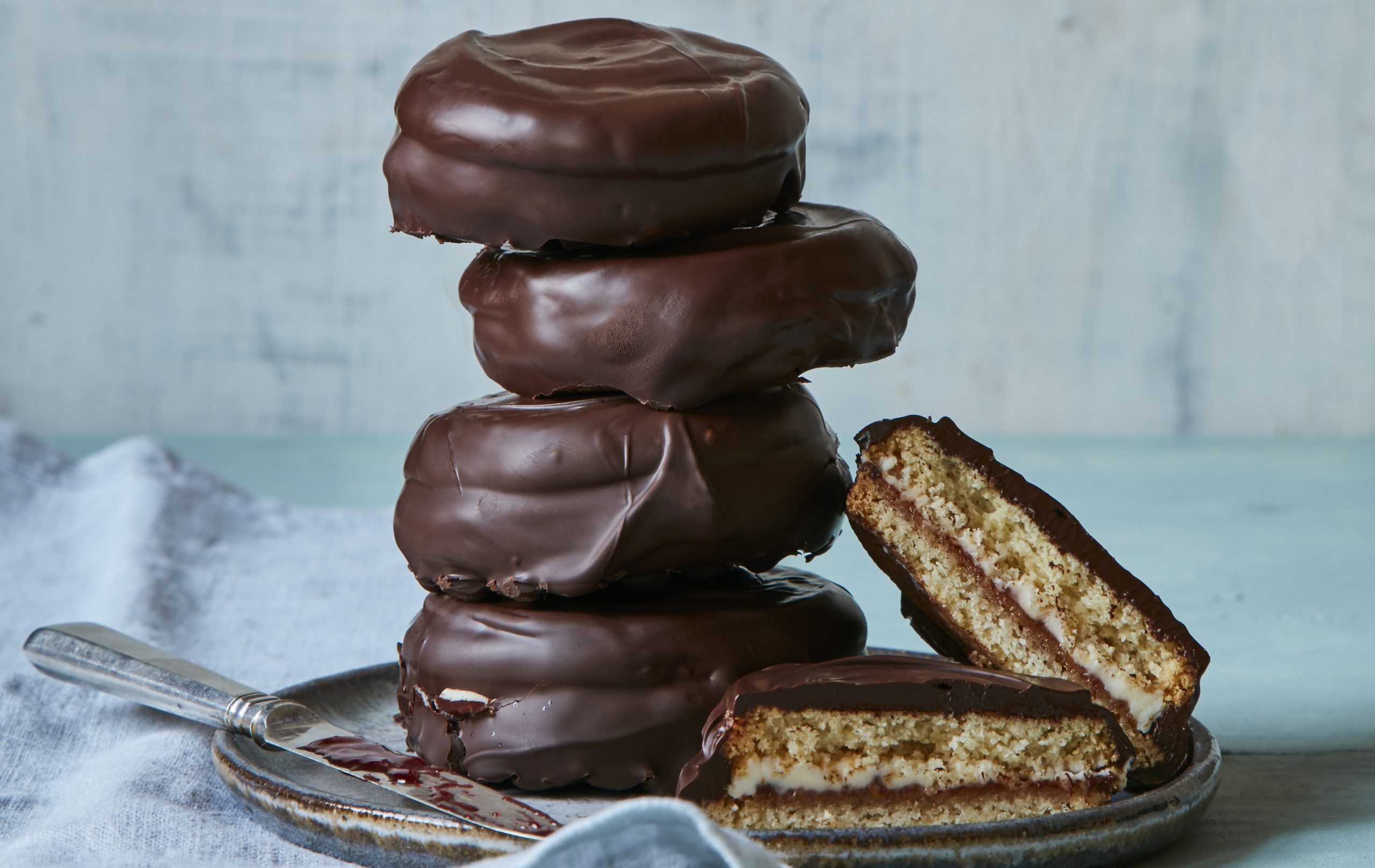 Cheesecake biscuit sandwiches recipe