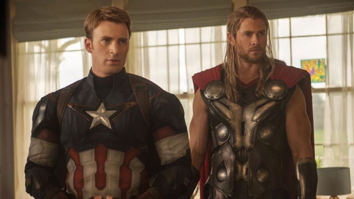 Chris Evans&#039; Captain America and Chris Hemsworth&#039;s Thor in Avengers: Age of Ultron